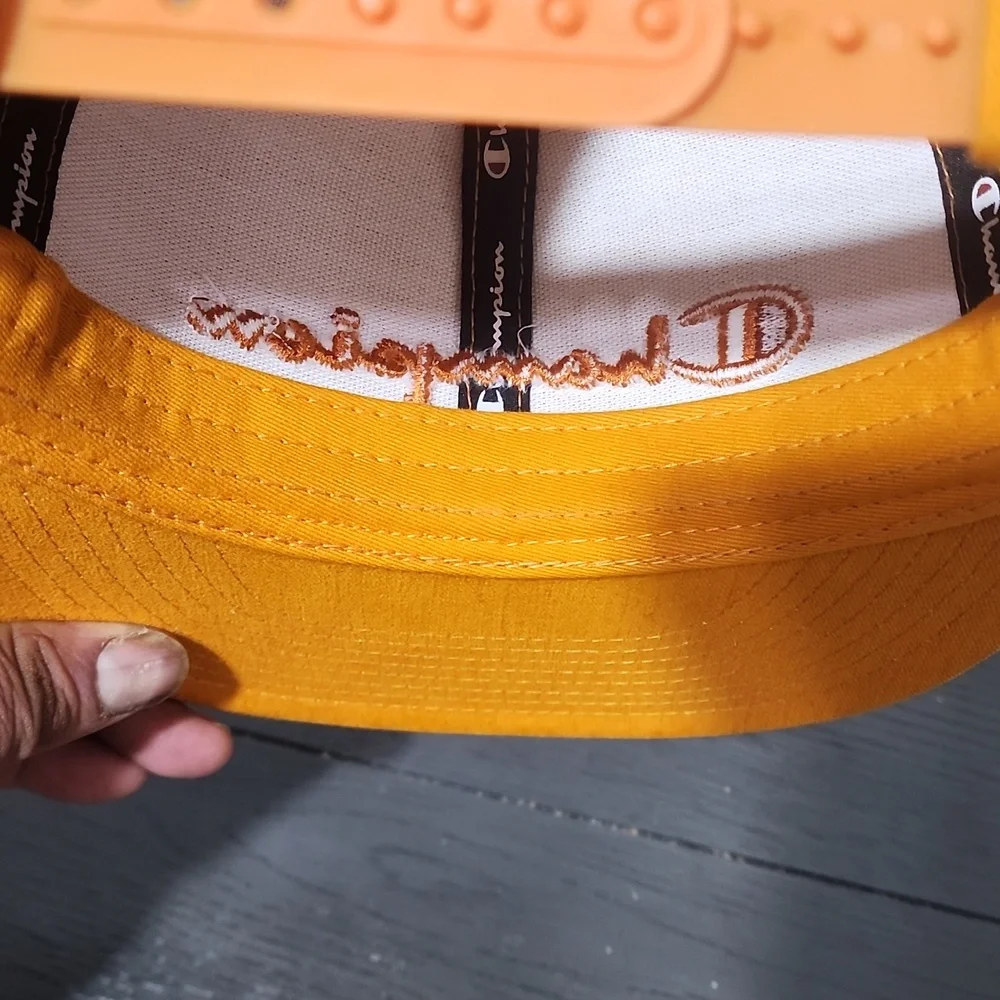 Champion snap back hat - Picture 3 of 7